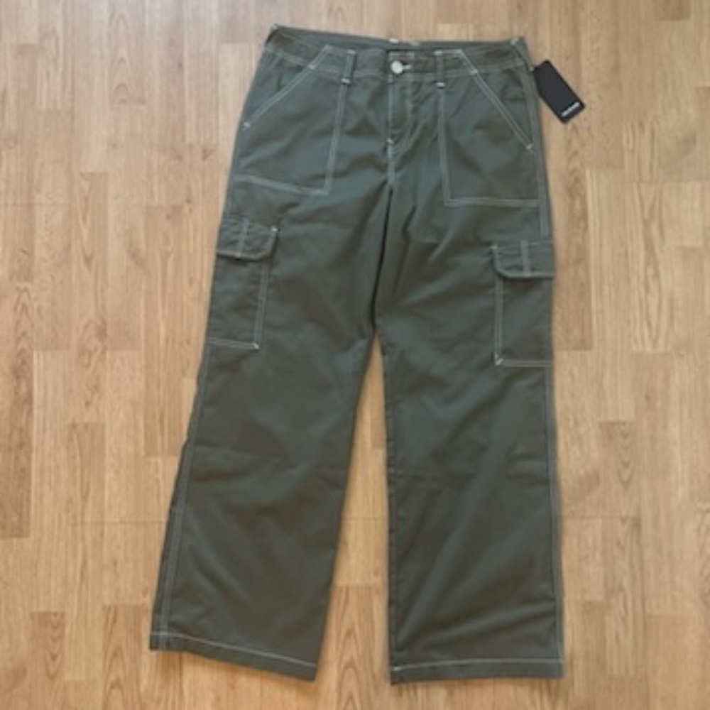 NWT True Religion Bobbi Baggy Cargo Pants Woman's 32x32